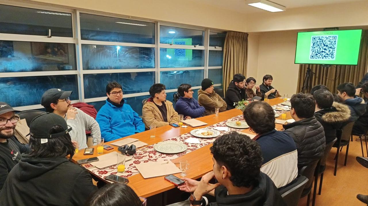 Encuentro de Egresados del Área Informática reunió a exalumnos en jornada de vinculación y actualización profesional