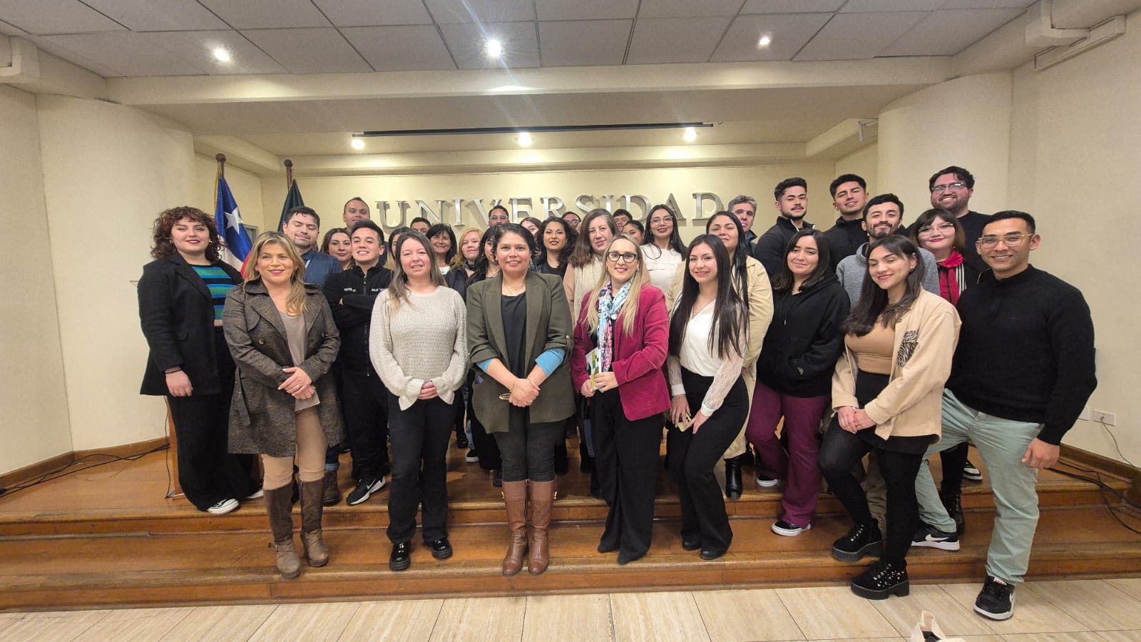 Egresados UST participan en reunión informativa sobre Proceso de Acreditación Institucional 2025