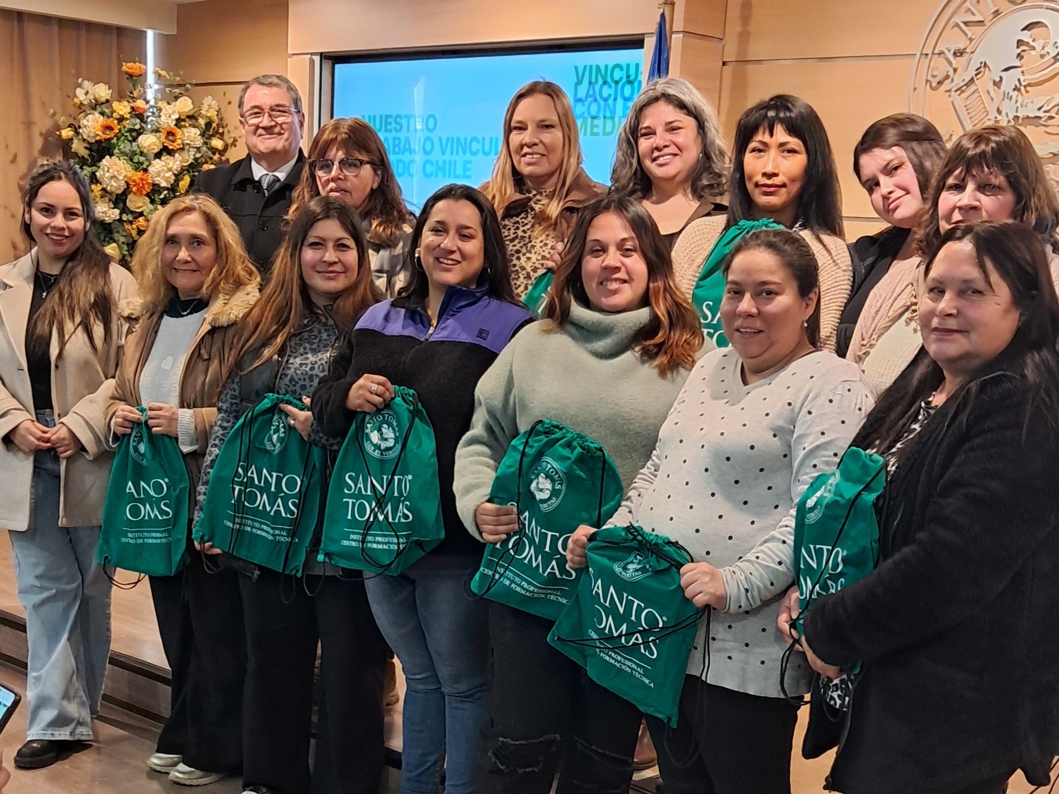 Cien mujeres se suman a la décima versión de “Formando Emprendedor@s” en Santo Tomás