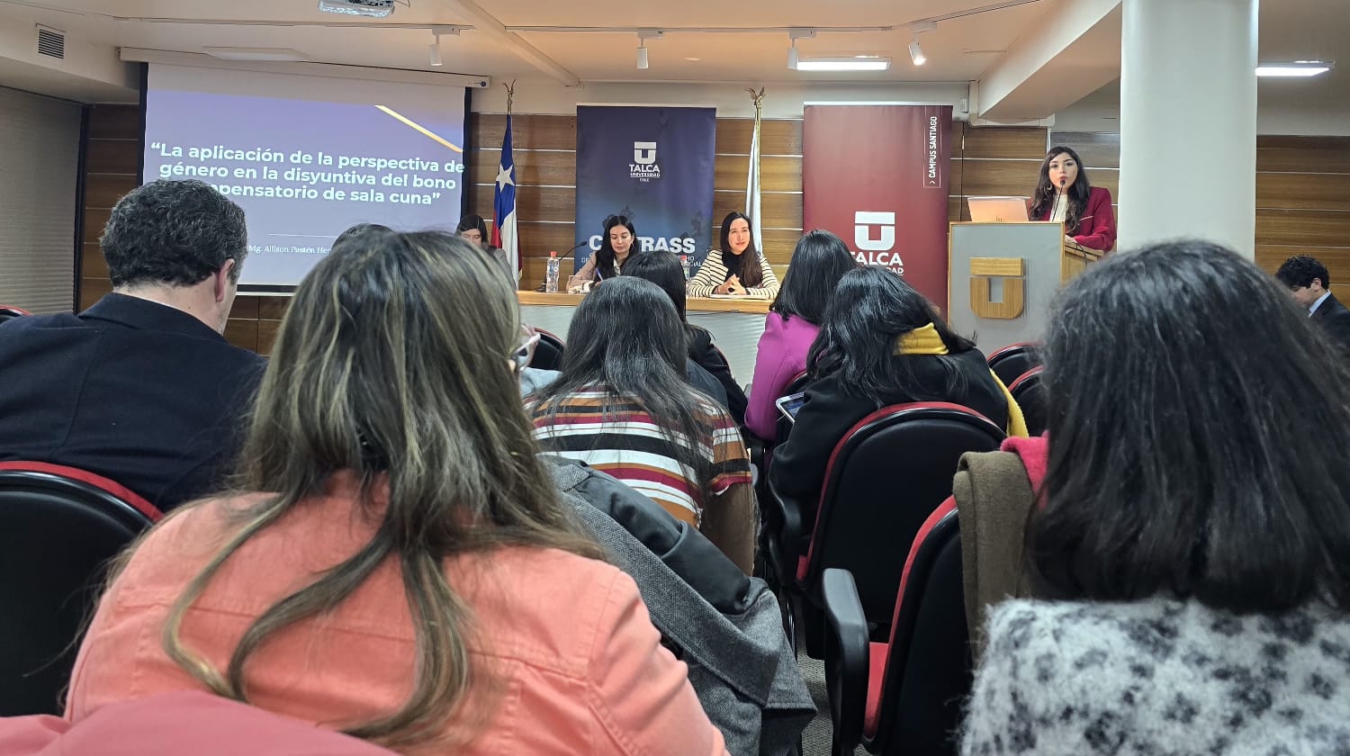 Académica del IP-CFT Santiago Centro, Allison Pastén, impulsa la perspectiva de género en el Derecho del Trabajo desde el Tercer Congreso Feminista