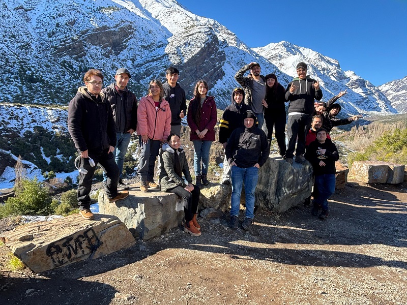 Estudiantes de Agronomía fortalecen su aprendizaje en terreno con salida académica al Cajón del Maipo