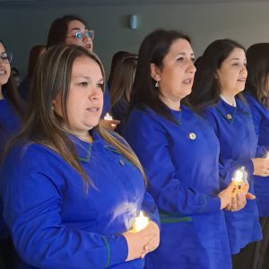 Bajo la luz de las velas, estudiantes inician sus prácticas