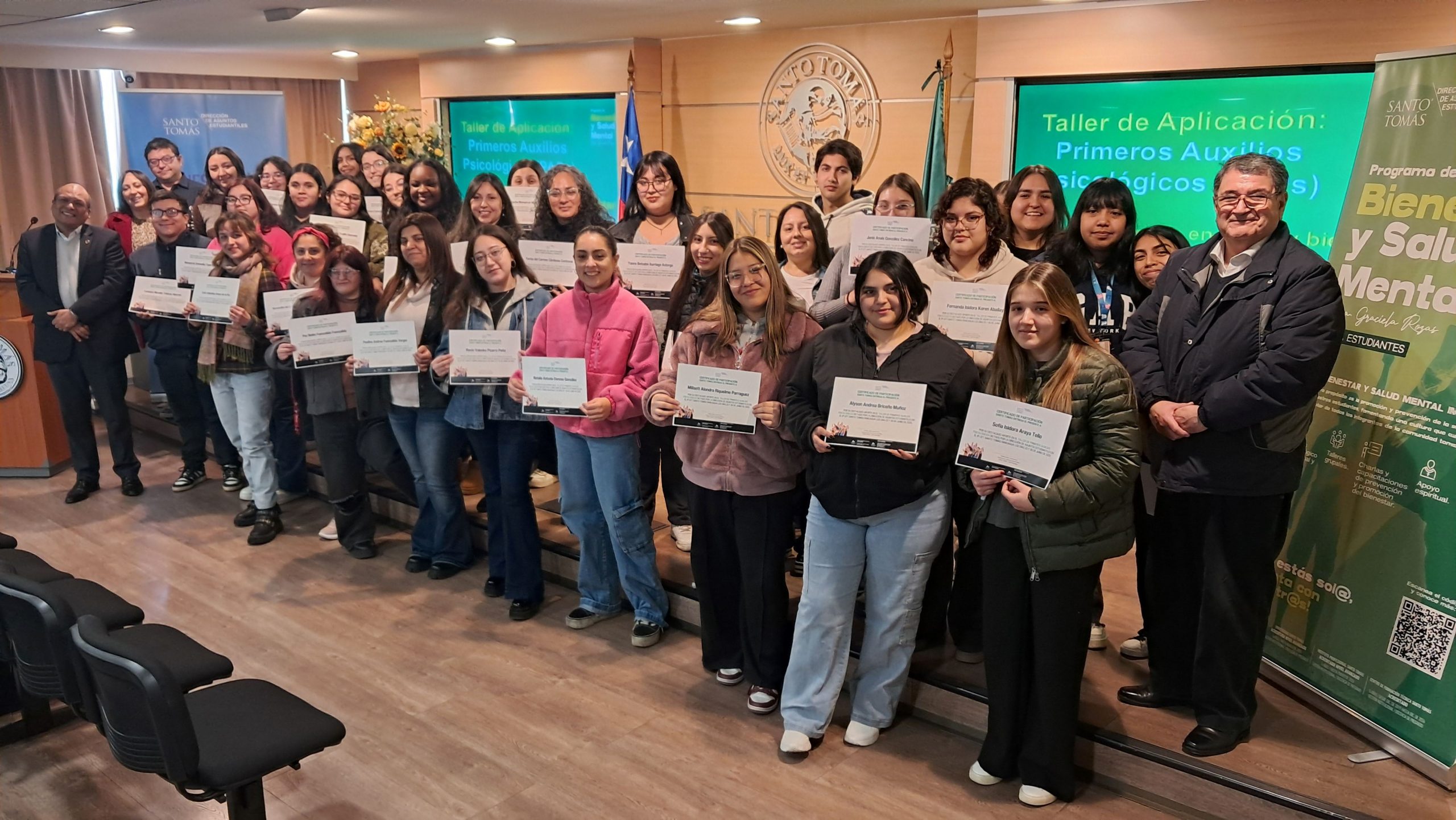Estudiantes se capacitan en Primeros Auxilios Psicológicos para apoyar la salud mental en la comunidad tomasina