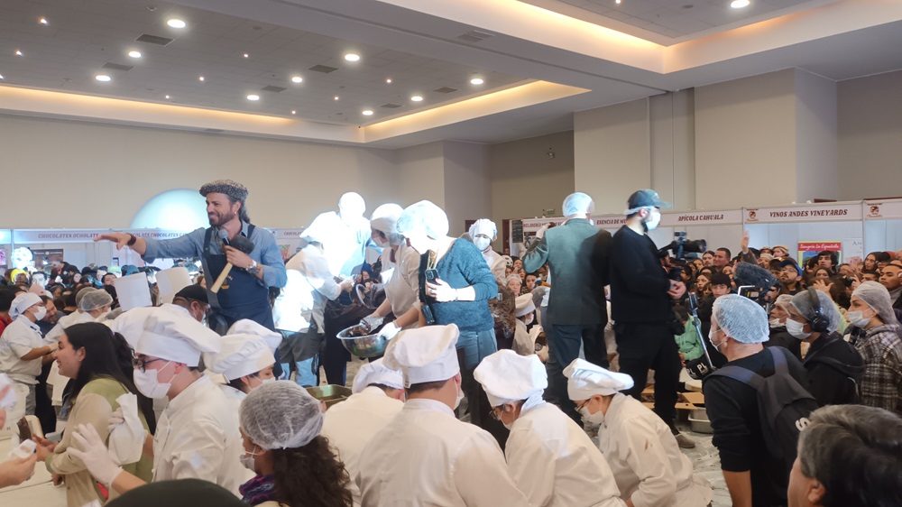 Con éxito rotundo terminó este domingo festival del chocolate la vaquita más grande del mundo