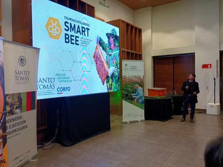 Santo Tomás Chillán reunió a expertos y estudiantes en seminario sobre apicultura y cambio climático