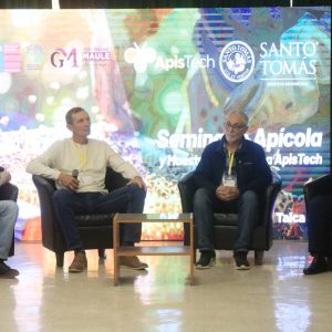 ApisTech conectó ciencia, tecnología y producción apícola en Santo Tomás Talca