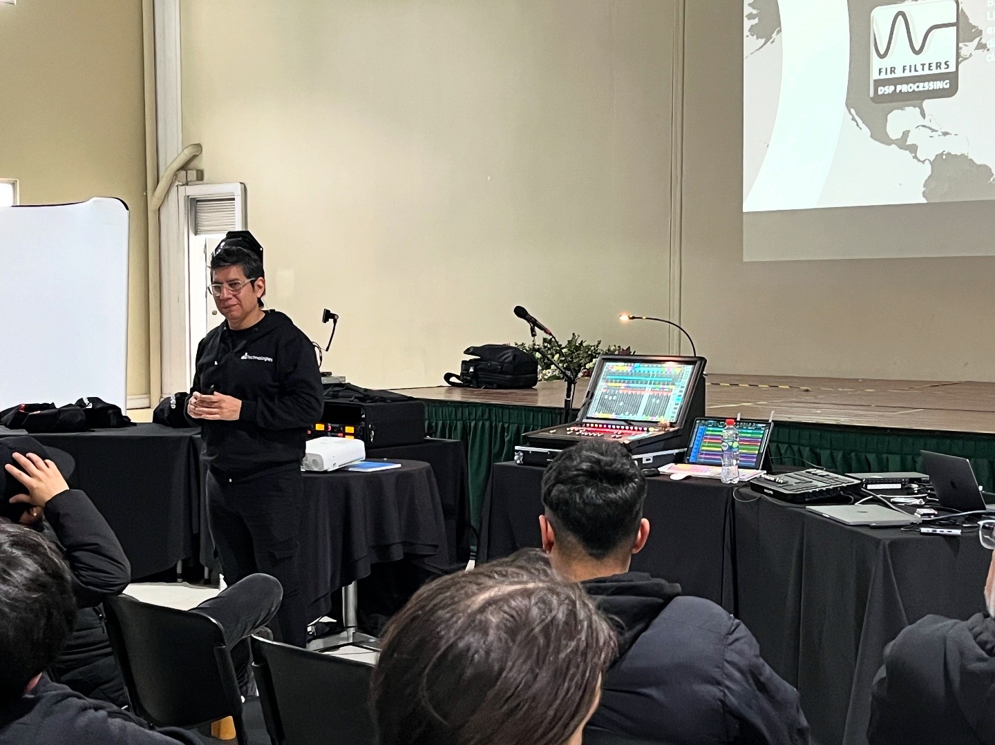 Promusic finalizó Tech Tour 2025 con estudiantes de Ingeniería en Sonido en Santo Tomás Concepción