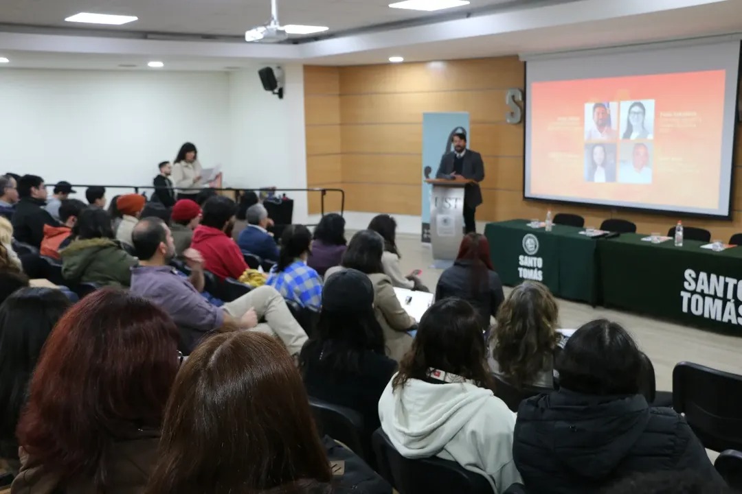 Santo Tomás La Serena fue sede de foro de Industrias Cr ...