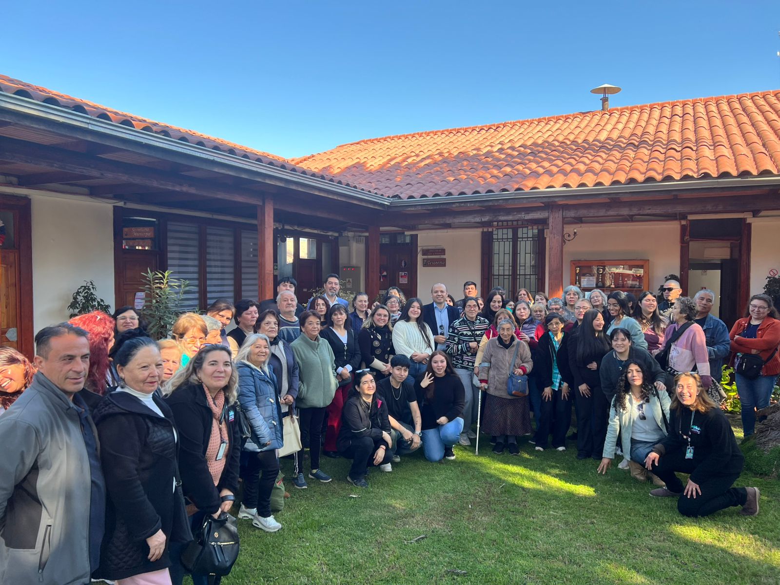 Universidad Santo Tomás y Municipalidad de Calera de Tango lanzan colaboración con artesanos locales