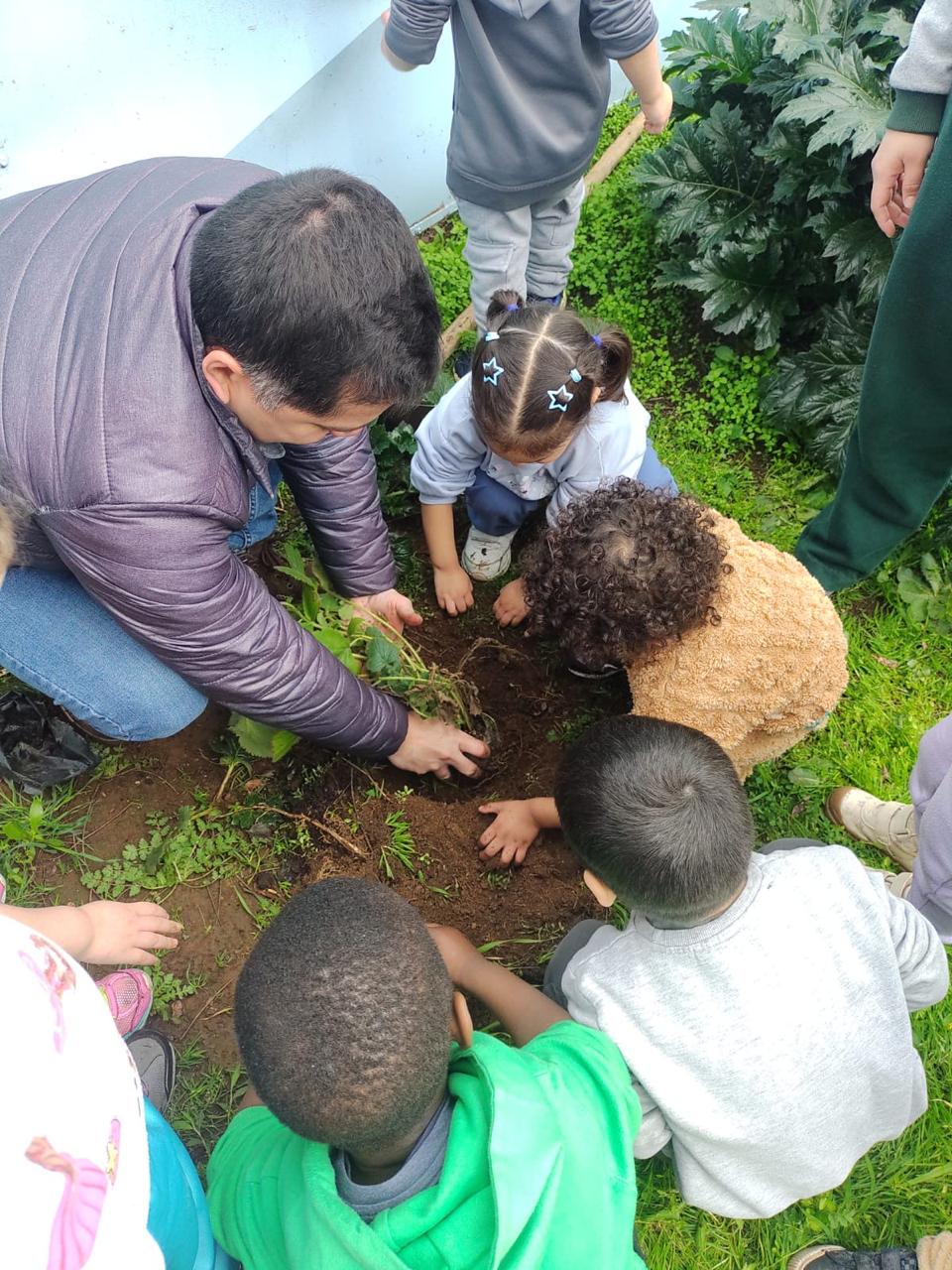 Estudiantes de la UST Talca impulsan iniciativa ambiental en comunidad escolar
