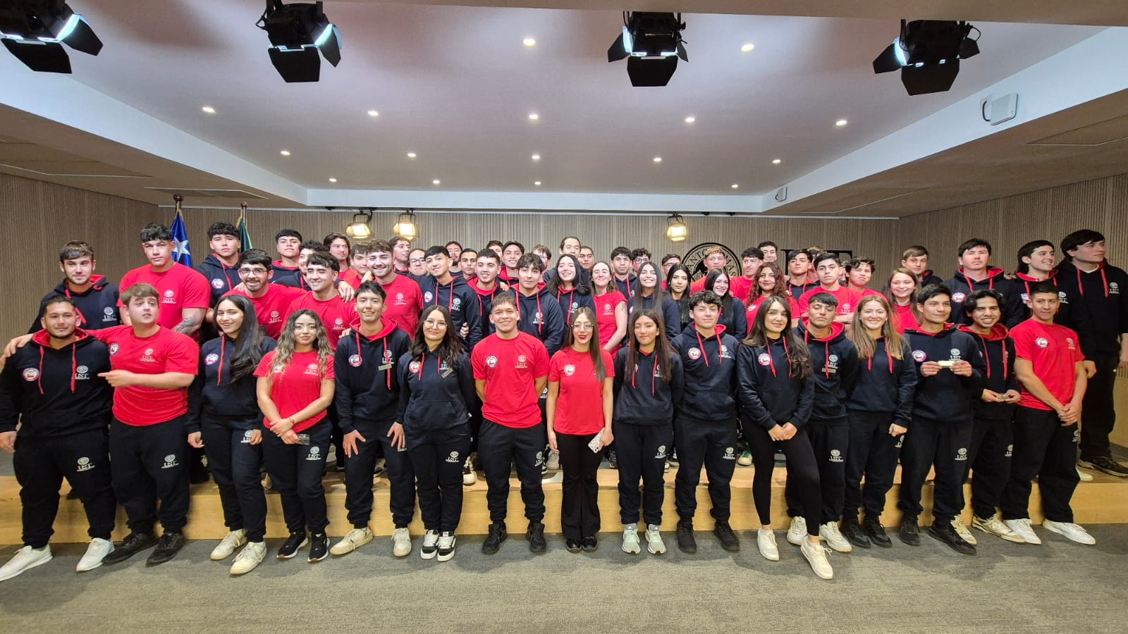 Ceremonia de Investidura marca el inicio de la formación profesional de estudiantes de Ciencias del Deporte UST Santiago