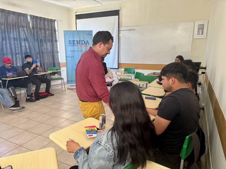 SENDA Atacama y Santo Tomás abordan consumo problemático de drogas con exitosa audioserie