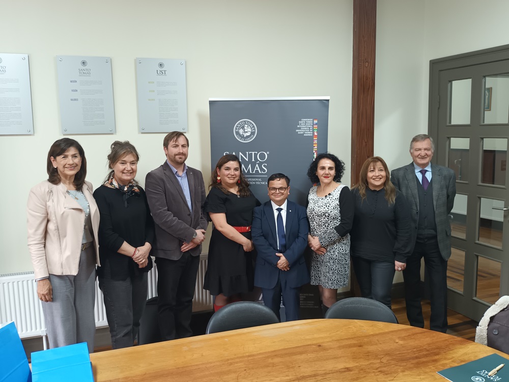 Purranque, Río Negro y Puerto Octay firmaron convenio de colaboración con Santo Tomás Osorno