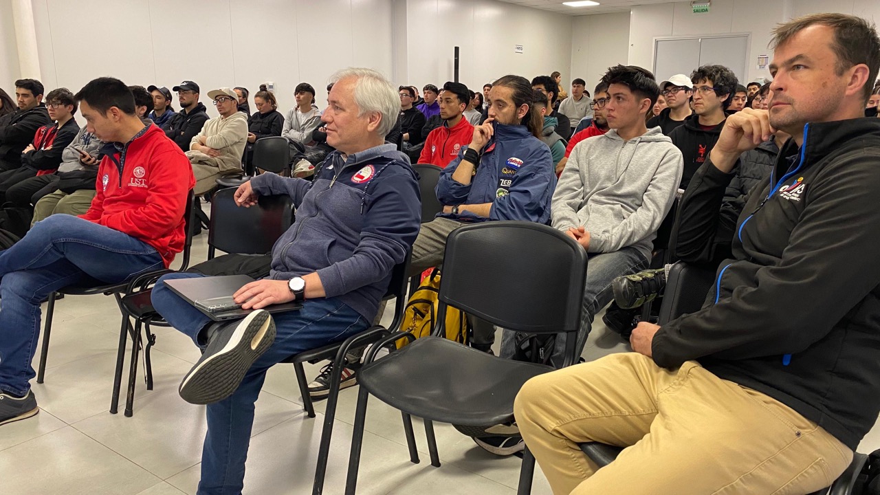 Charla “Perspectivas Profesionales en Ciencias del Deporte” reunió a destacados referentes nacionales e internacionales en la UST Talca