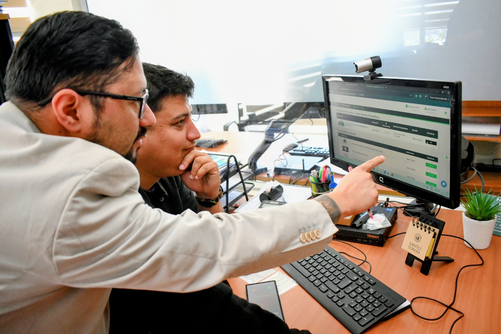 Comunidad de sede Iquique fortalece competencias con interactivos talleres de innovación