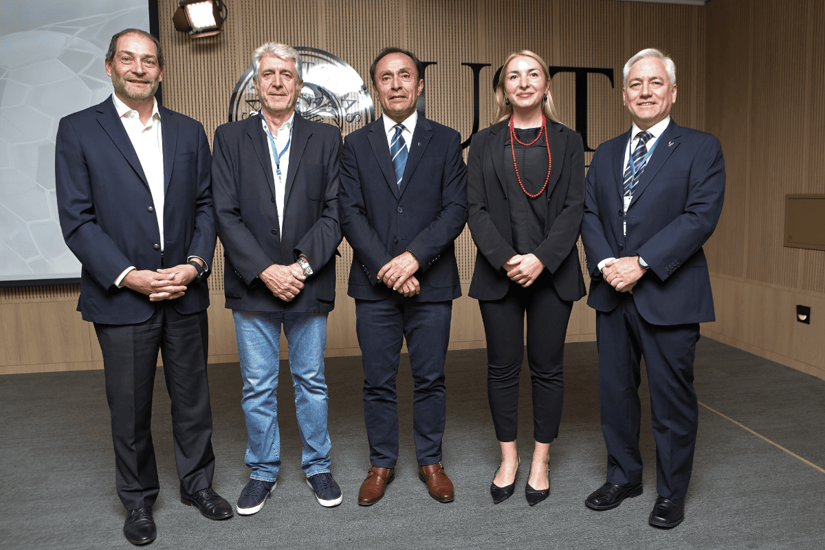 Con participación de la FIFA y el Ministro del Deporte: UST lideró el Encuentro Internacional FIFA/CIES LATAM 2025