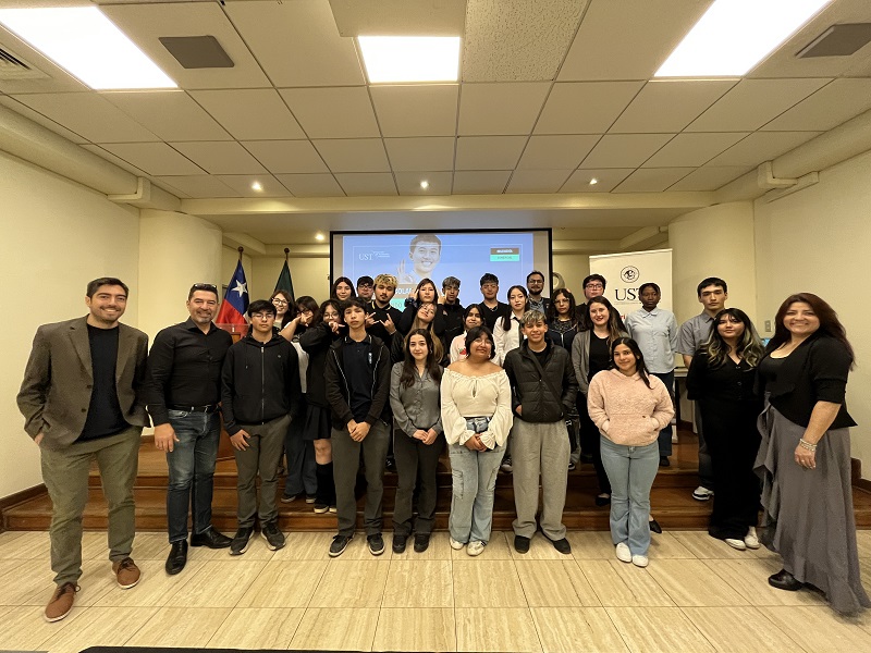 Estudiantes de enseñanza media sorprenden con ideas innovadoras en el Primer Concurso Interescolar de Innovación con Impacto 2025