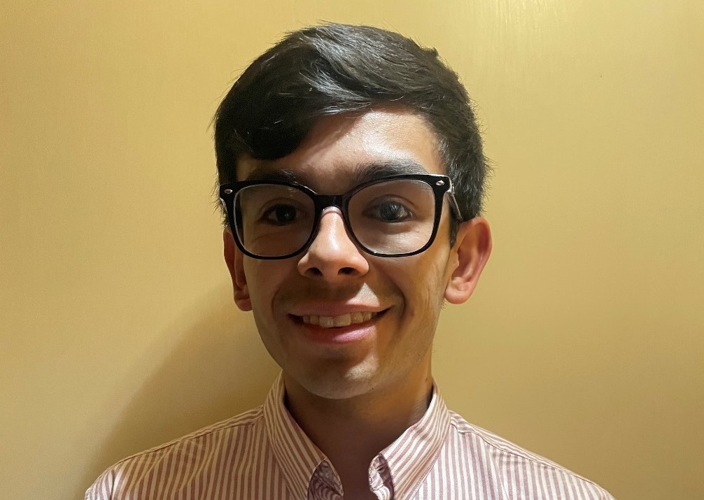 Estudiante de Agronomía es finalista en concurso “Aplica tu Idea” con innovador bioplástico elaborado a partir de malezas agrícolas