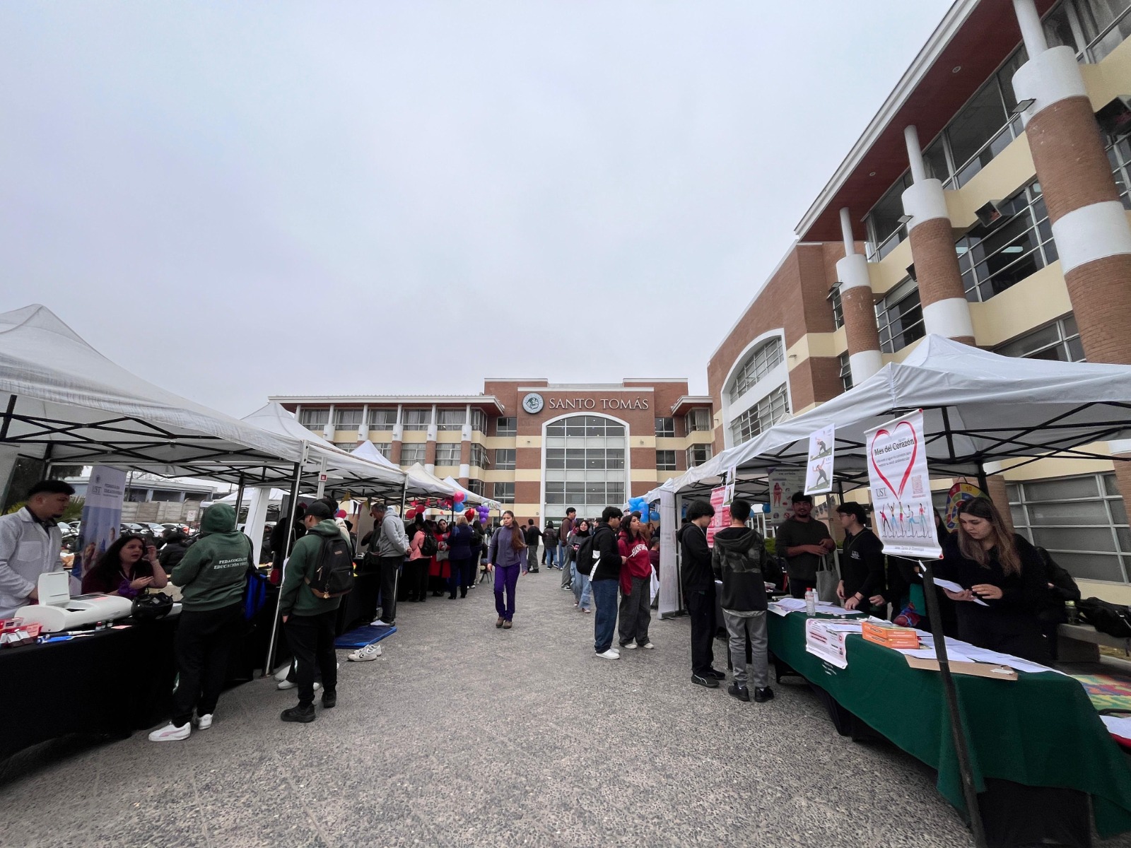 Universidad Santo Tomás La Serena conmemoró el Mes del Corazón con feria de salud multidisciplinaria