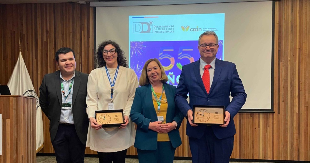 Estudiantes de Técnico Jurídico del IP-CFT Santo Tomás Santiago Centro participaron en charla sobre propiedad intelectual junto a experta del Departamento de Derechos Intelectuales