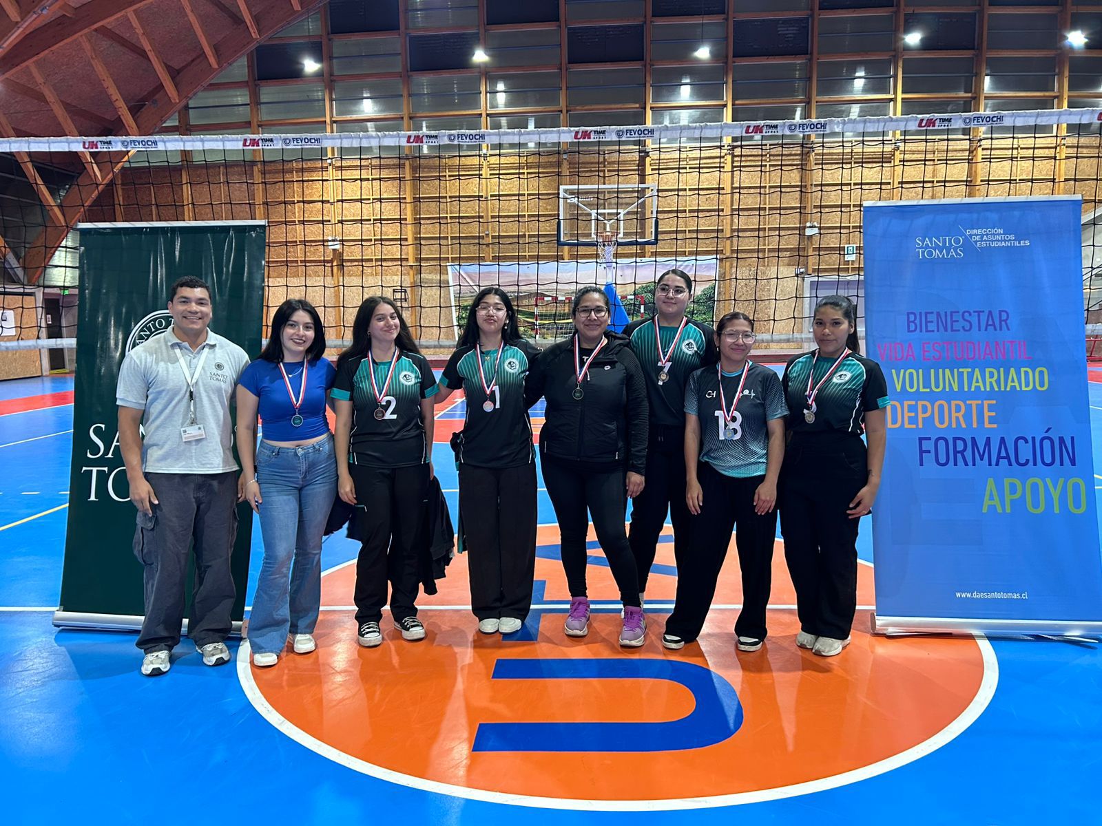 1er Campeonato de Educación Superior de Vóleibol organizado por Santo Tomás culminó con éxito