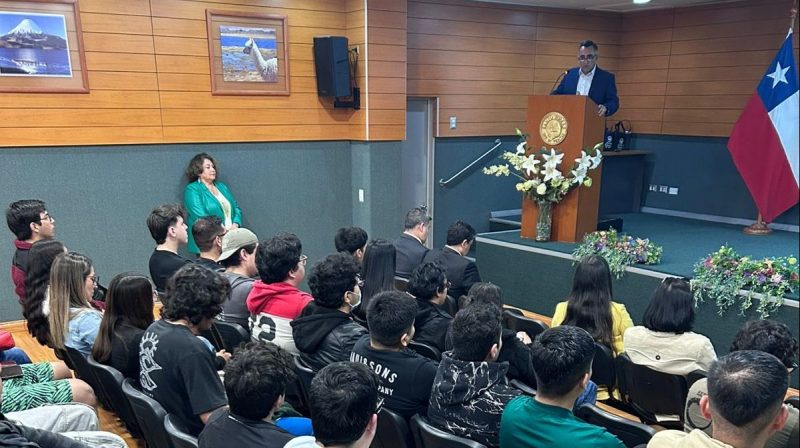 Encuentro de egresados de Ingeniería en Informática en Santo Tomás Arica fortaleció redes profesionales