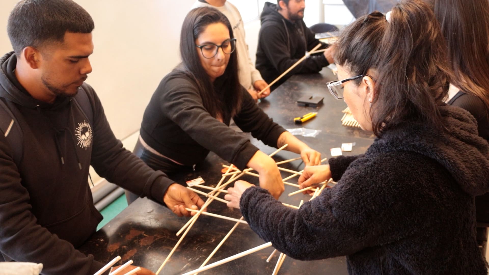 Estudiantes del área Ingeniería se reunieron en la cuarta versión de la Feria Tecnológica Santo Tomás