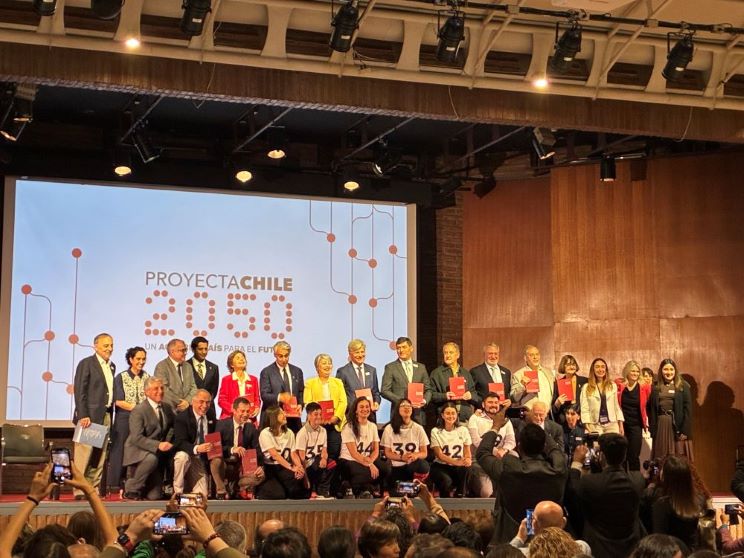 Académica de la UST contribuye a la definición de salud integral en mesa nacional “Salud del Futuro”