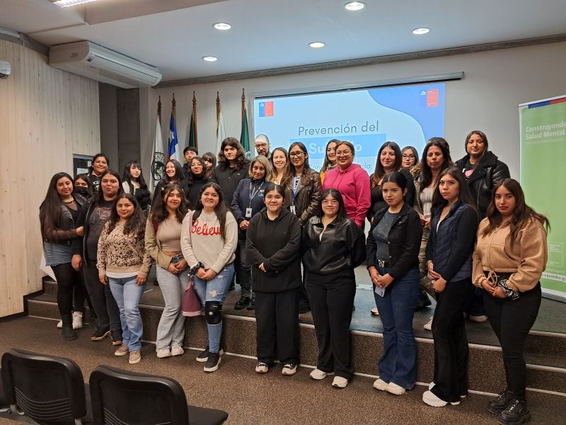 Conversatorio sobre prevención del suicidio promueve la reflexión y el autocuidado entre estudiantes de Servicio Social del IP-CFT Santo Tomás Ovalle