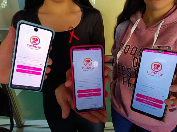 Santo Tomás lanza inédita aplicación para mejorar adherencia a tratamiento contra el VIH