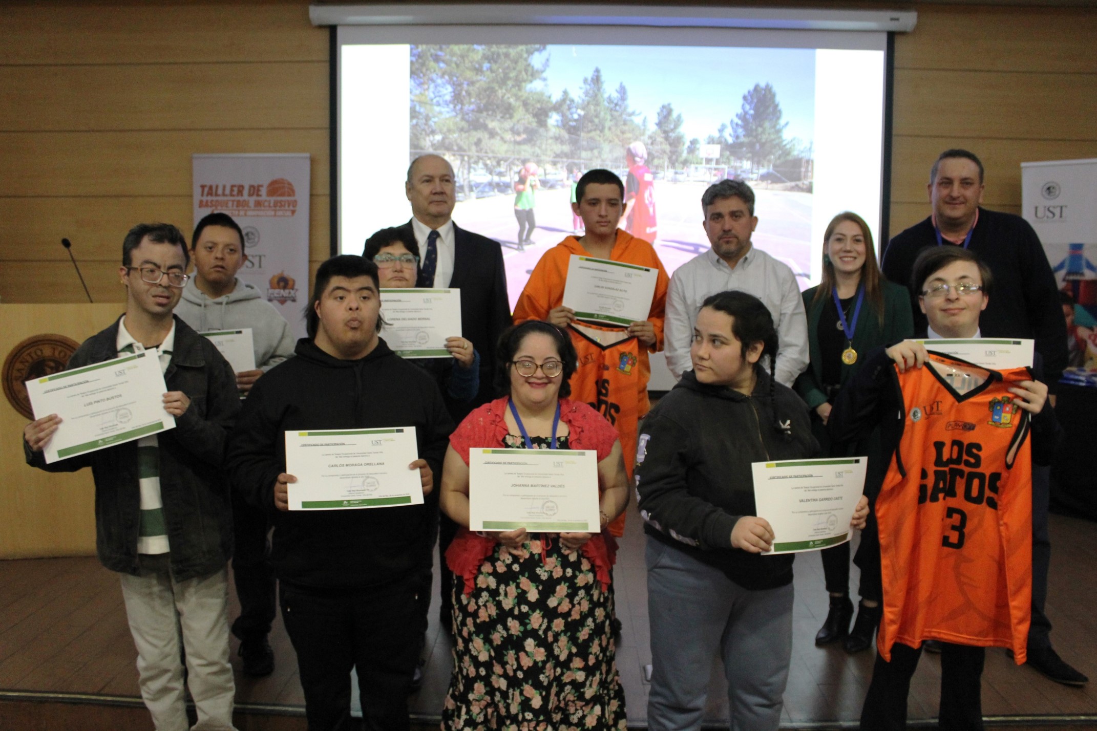 UST Viña del Mar realizó nueva entrega de camisetas a los equipos de Básquetbol Inclusivo de Quilpué