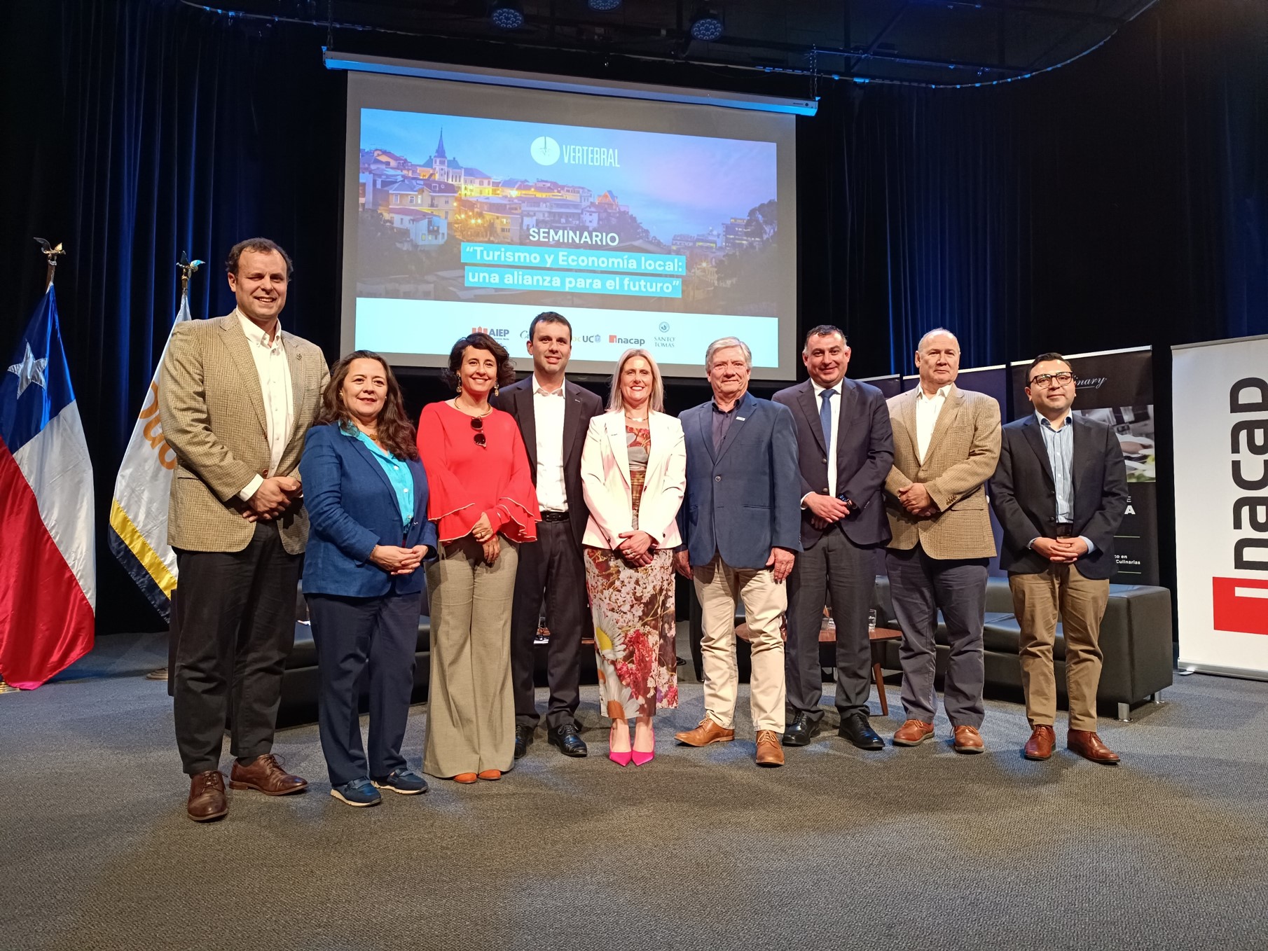 Santo Tomás refuerza su compromiso con el desarrollo turístico en seminario de Vertebral