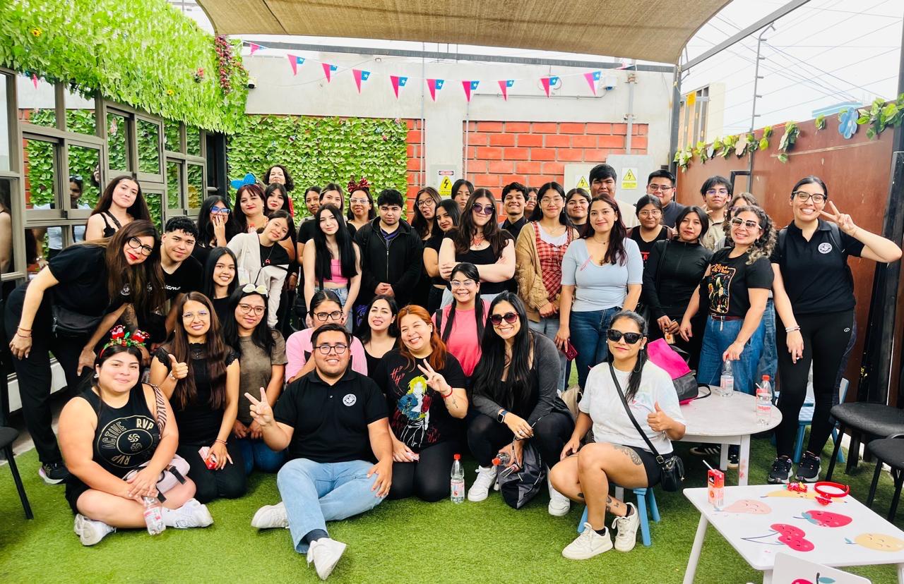 Estudiantes de psicología UST vivieron emotiva jornada solidaria en residencia Natividad