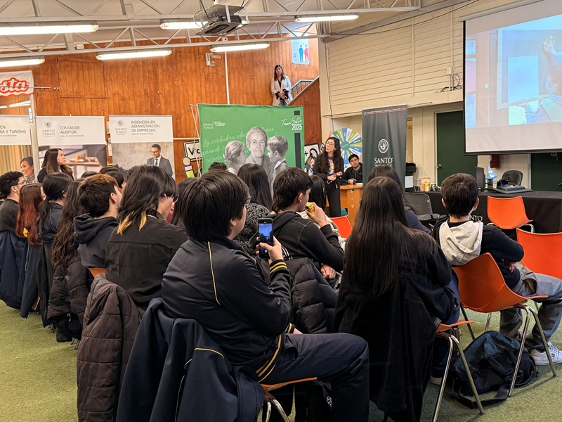 Estudiantes de Insuco fortalecen competencias laborales y de liderazgo durante su alternancia en Santo Tomás