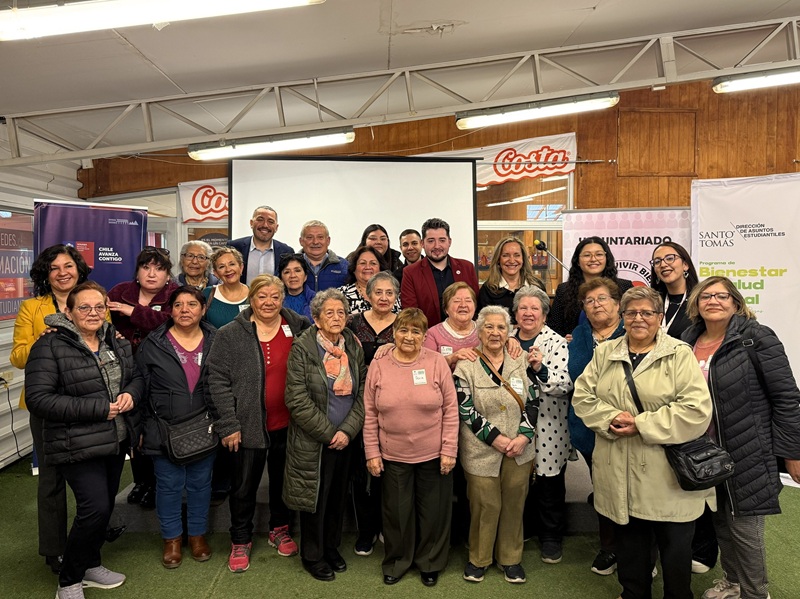 Santo Tomás y SENAMA lanzan programa de formación que promueve la participación activa de adultos mayores