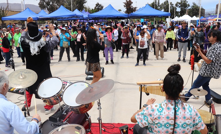 Más de 500 personas mayores disfrutaron Geropalooza 2025 en el Parque Juan López de Antofagasta