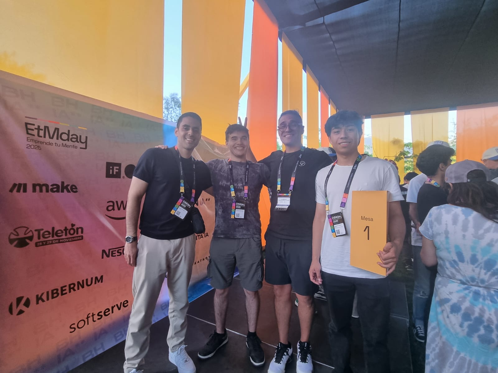 Estudiantes de Ingeniería destacan en el EtMday: Equipo "Pulse" gana Hackathon IA con solución tecnológica para la Teletón