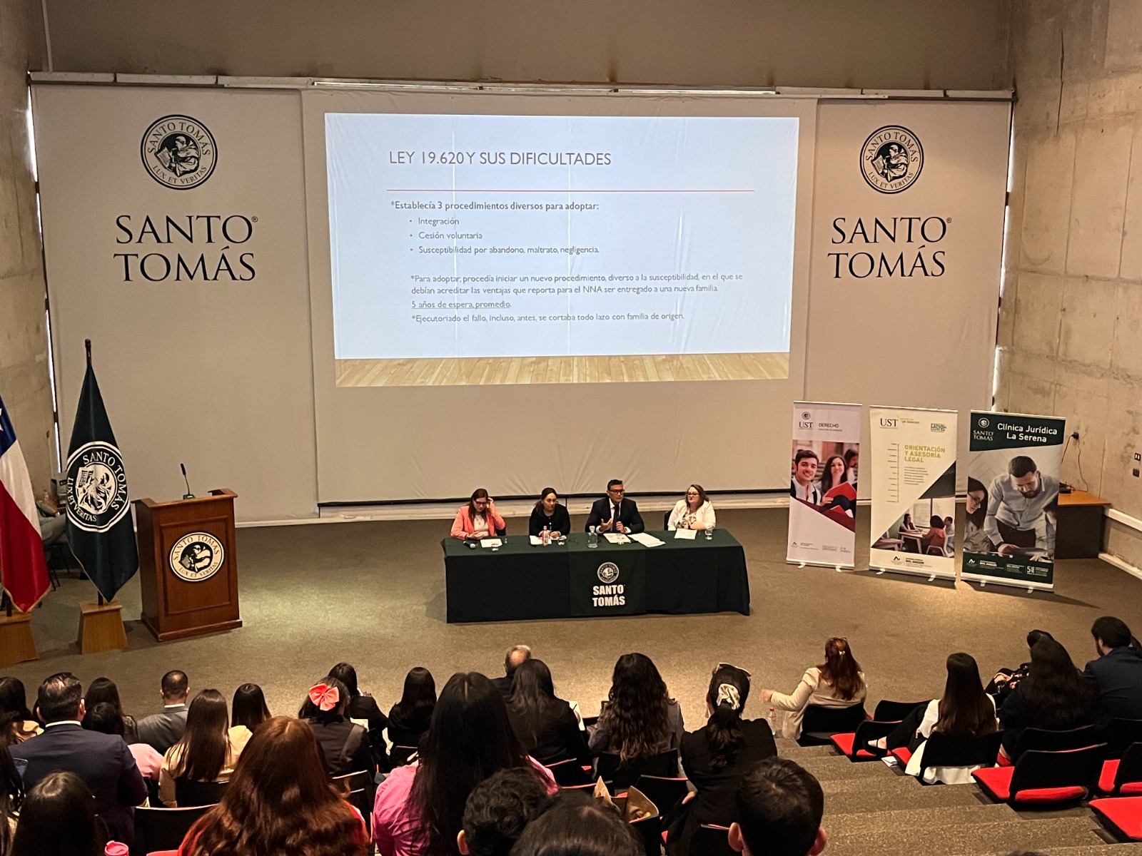 Seminario “Nueva Ley de Adopción y Desafíos para la Judicatura” marcó el hito nacional de las Clínicas Jurídicas UST del segundo semestre 2025