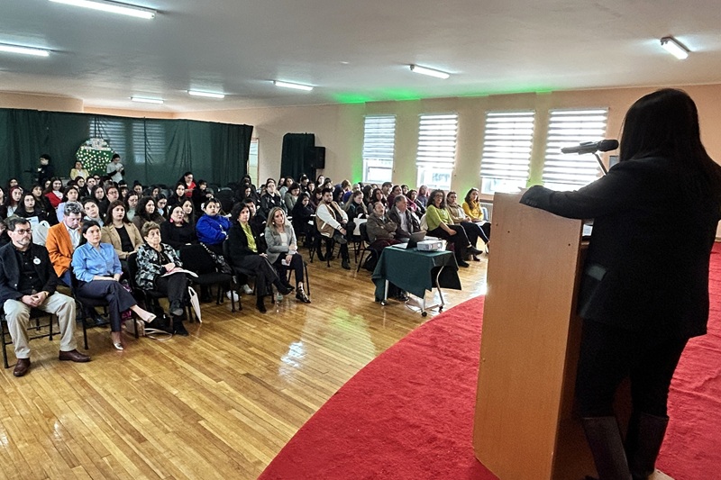 Santo Tomás Punta Arenas conmemora los cien años del trabajo social con seminario sobre salud mental