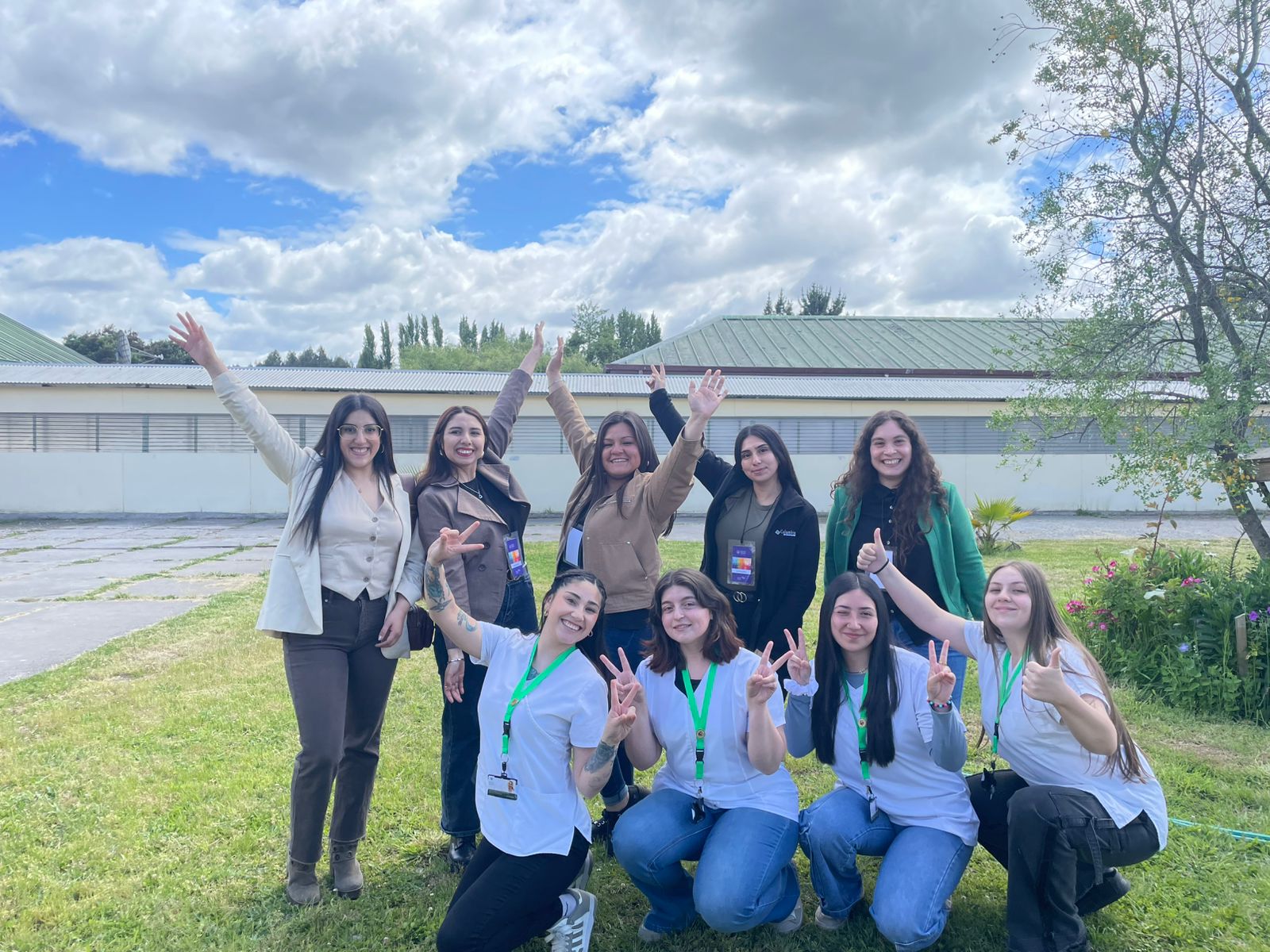 Santo Tomás Los Ángeles desarrolla jornada de bienestar emocional y salud comunitaria en la Escuela San José de Huaqui