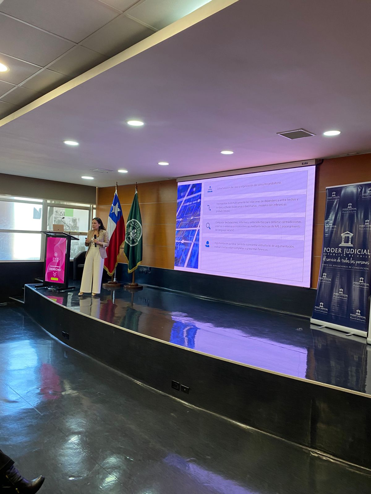 Seminario en Santo Tomás Los Ángeles abordó los desafíos jurídicos de la Inteligencia Artificial y la libre competencia