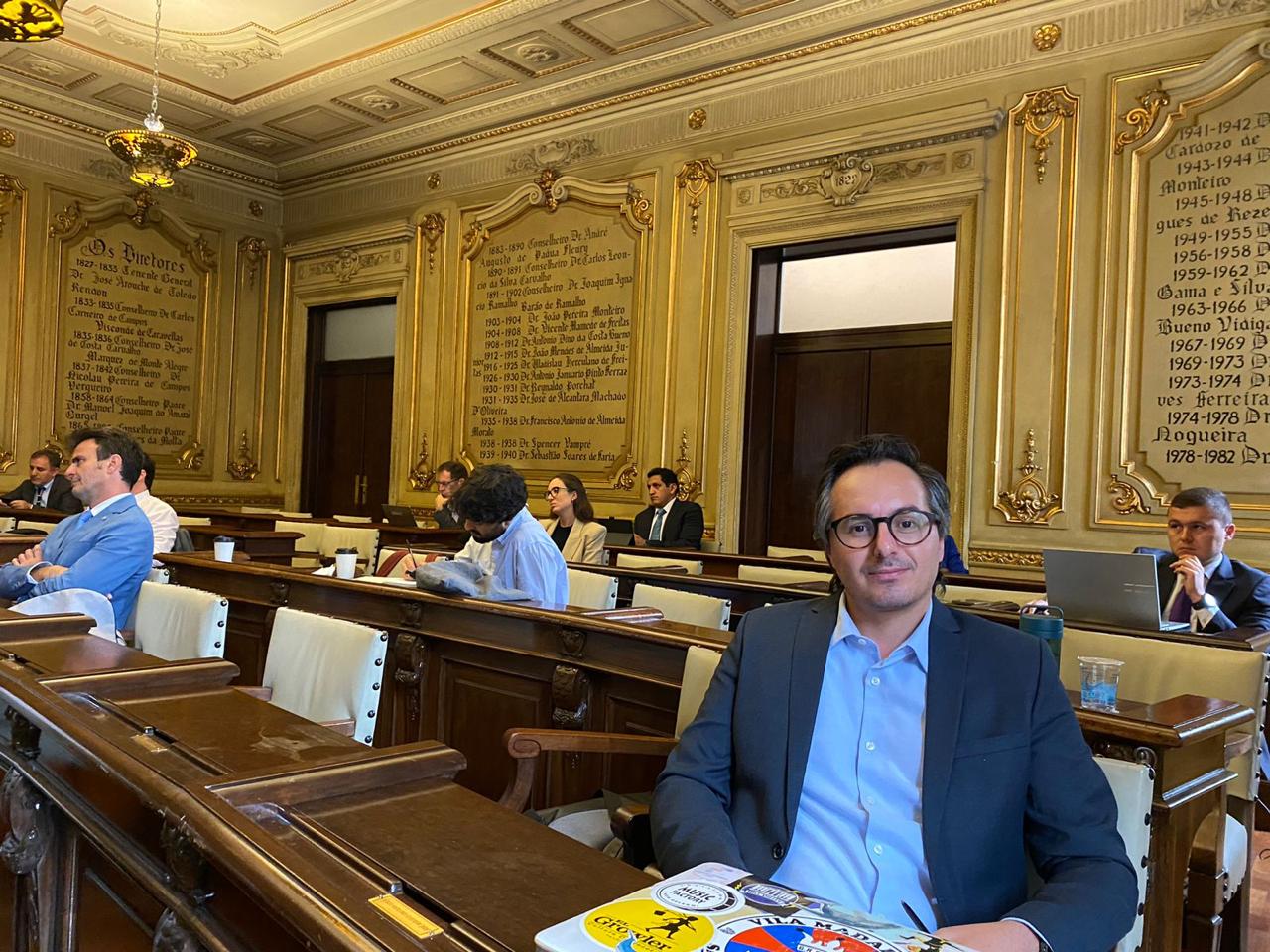 Académico de la Escuela de Derecho UST Temuco expone en prestigiosa conferencia sobre derecho comparado en Brasil