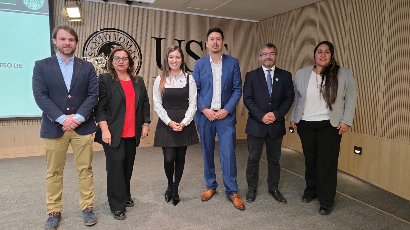 UST Santiago realizó jornada de charlas sobre innovación y nuevas tecnologías en minería