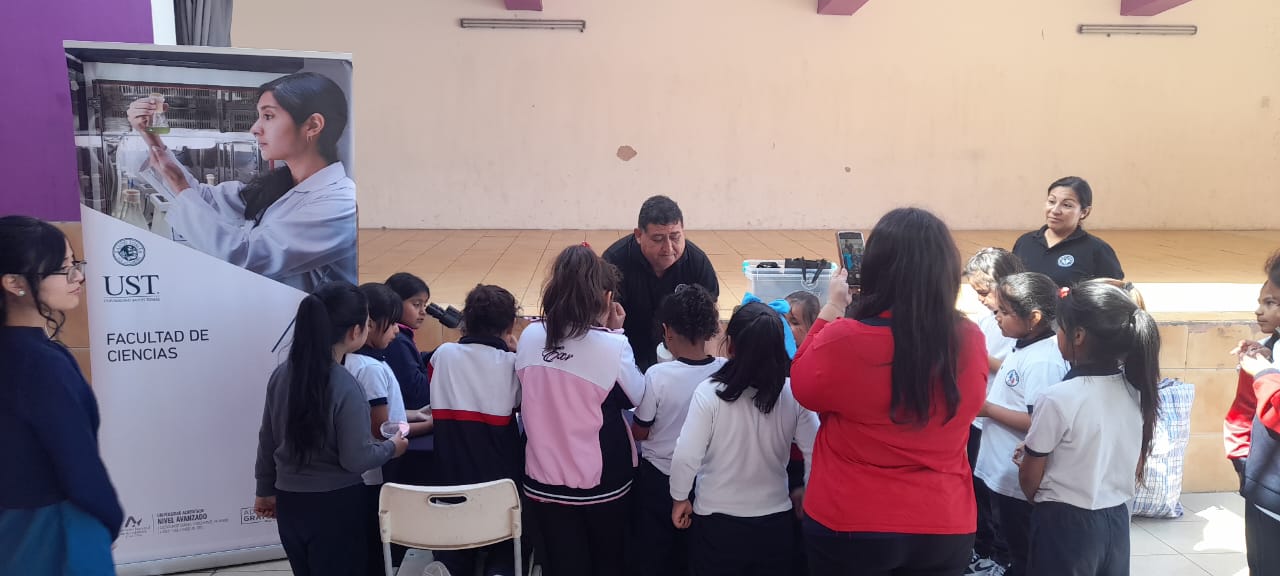 “Hoy aumento mi mirada al entorno”: UST desarrolló actividad de divulgación científica en Escuela República de Francia