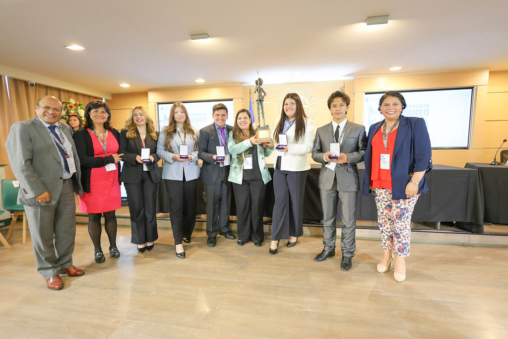 Santo Tomás celebra el pensamiento crítico: UST Santiago y Chillán se imponen en el 13° Torneo Nacional de Debates