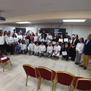 Sabor sin barreras: Estudiantes de Santo Tomás Copiapó capacitaron en Lengua de Señas a trabajadores de Hotel Atacama Suites