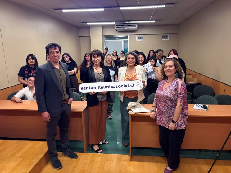 Brechas en acceso a programas sociales: UST capacita a futuros psicólogos para orientar a familias vulnerables