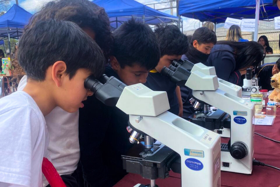 Tecnología Médica UST impulsa proyecto de tenencia responsable y bienestar animal en escuelas rurales