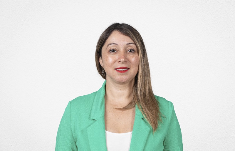 Académica de Enfermería UST, sede Santiago presenta innovador sistema de registro clínico en congreso internacional