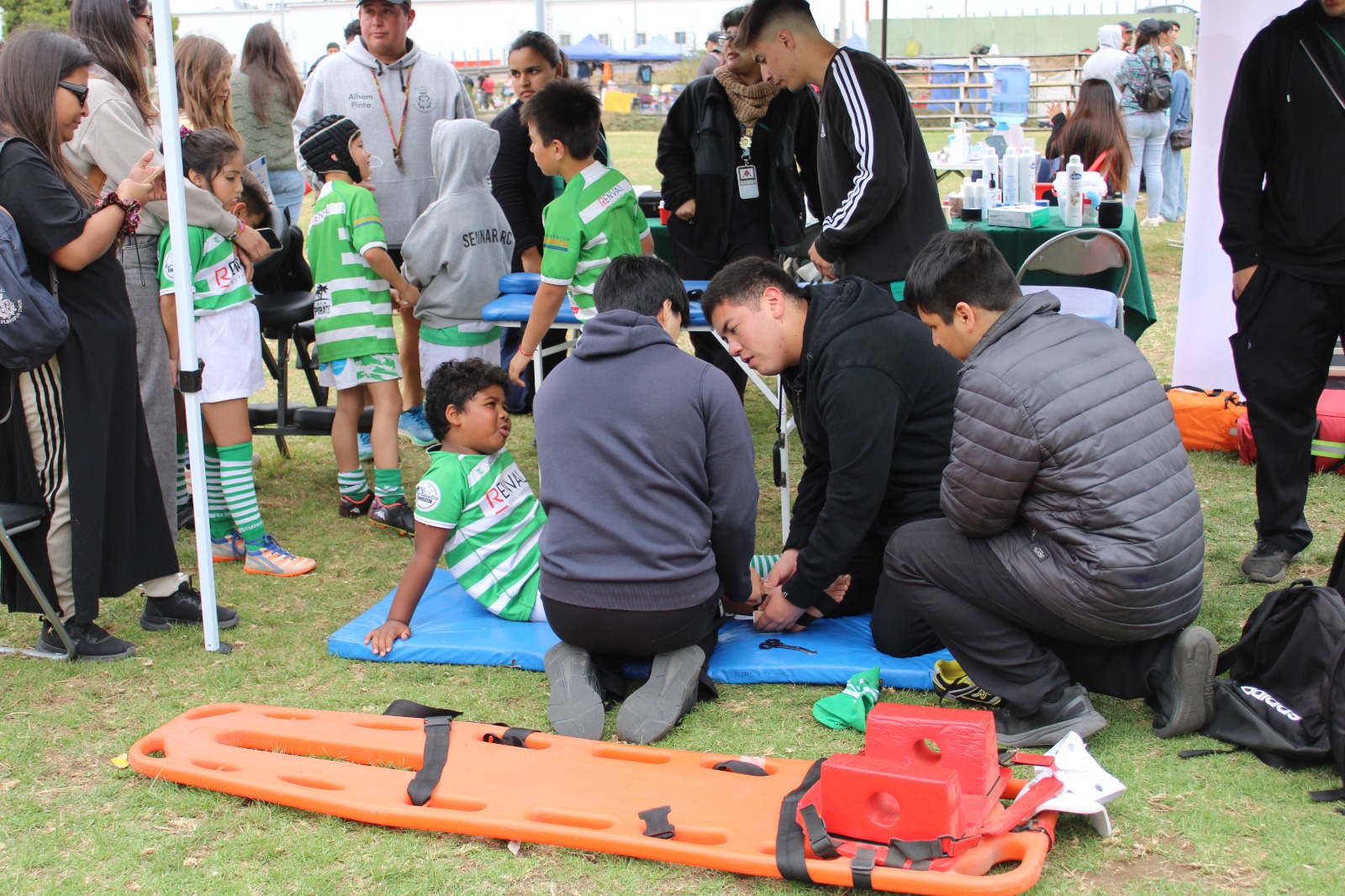 Estudiantes de Kinesiología UST participaron en el Festival Infantil de Rugby La Serena